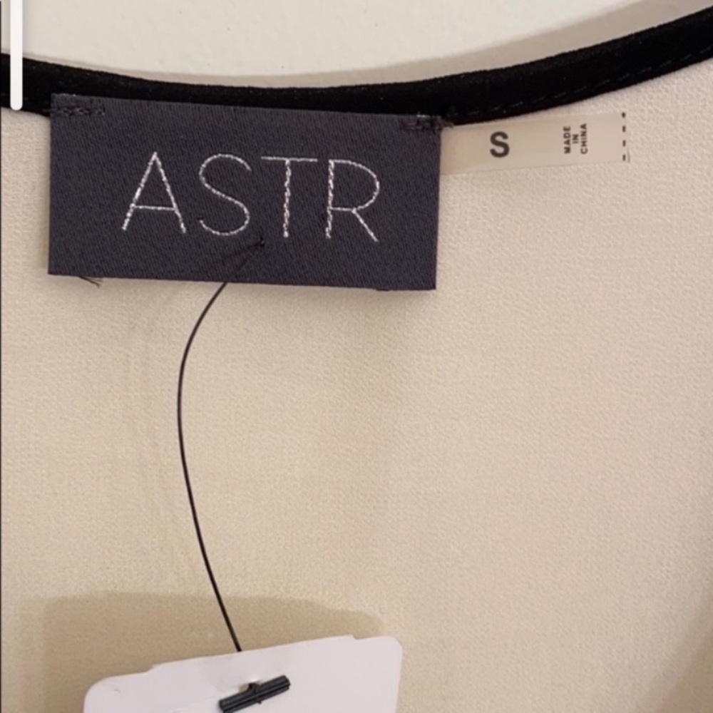 ASTR Cream and Black Patterned Tank - Picture 3 of 8